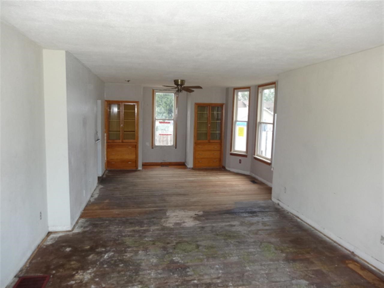 2020 E Courtland Ave - Photo 5