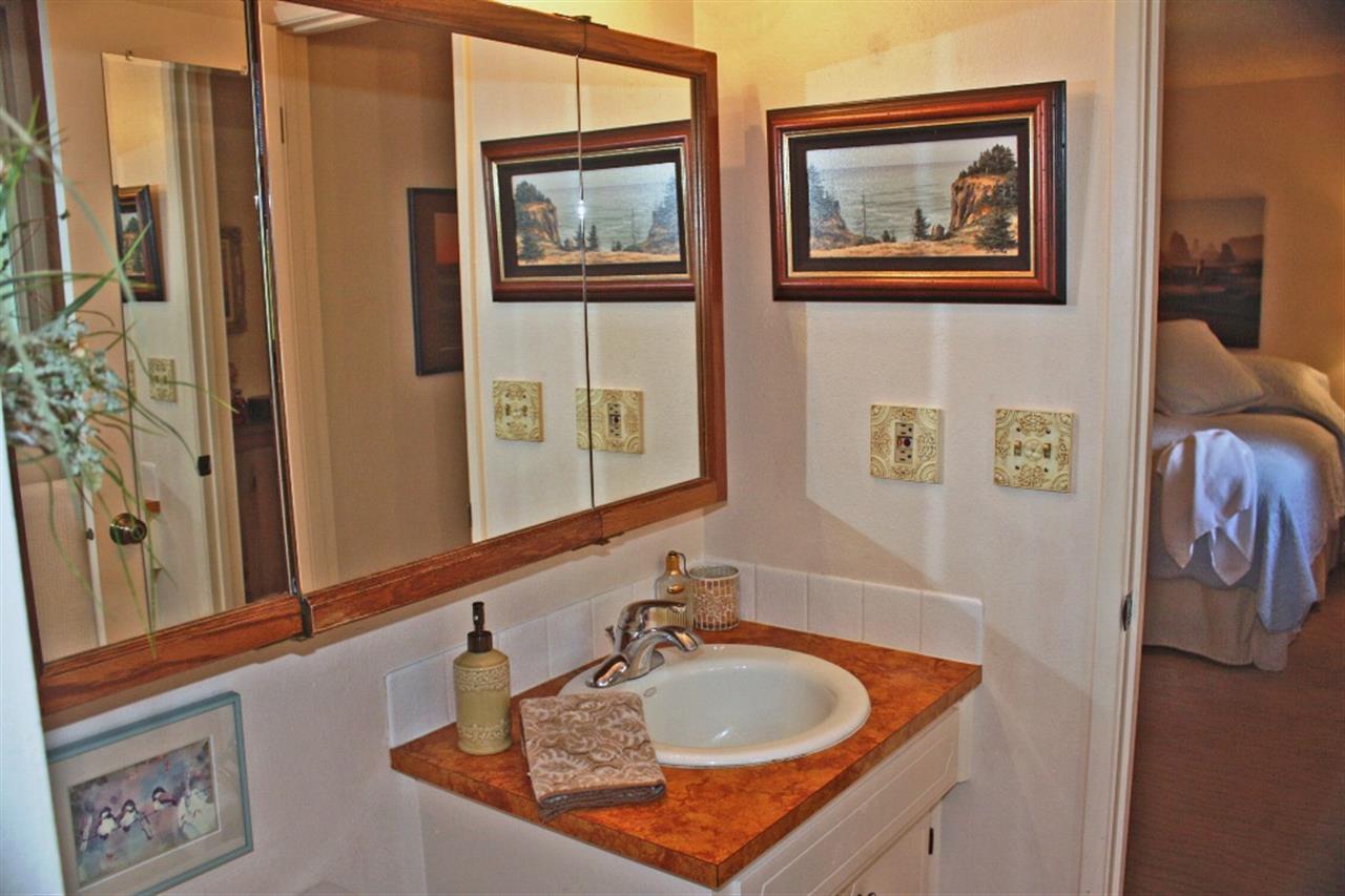 15705 E 11th Ave - Photo 10