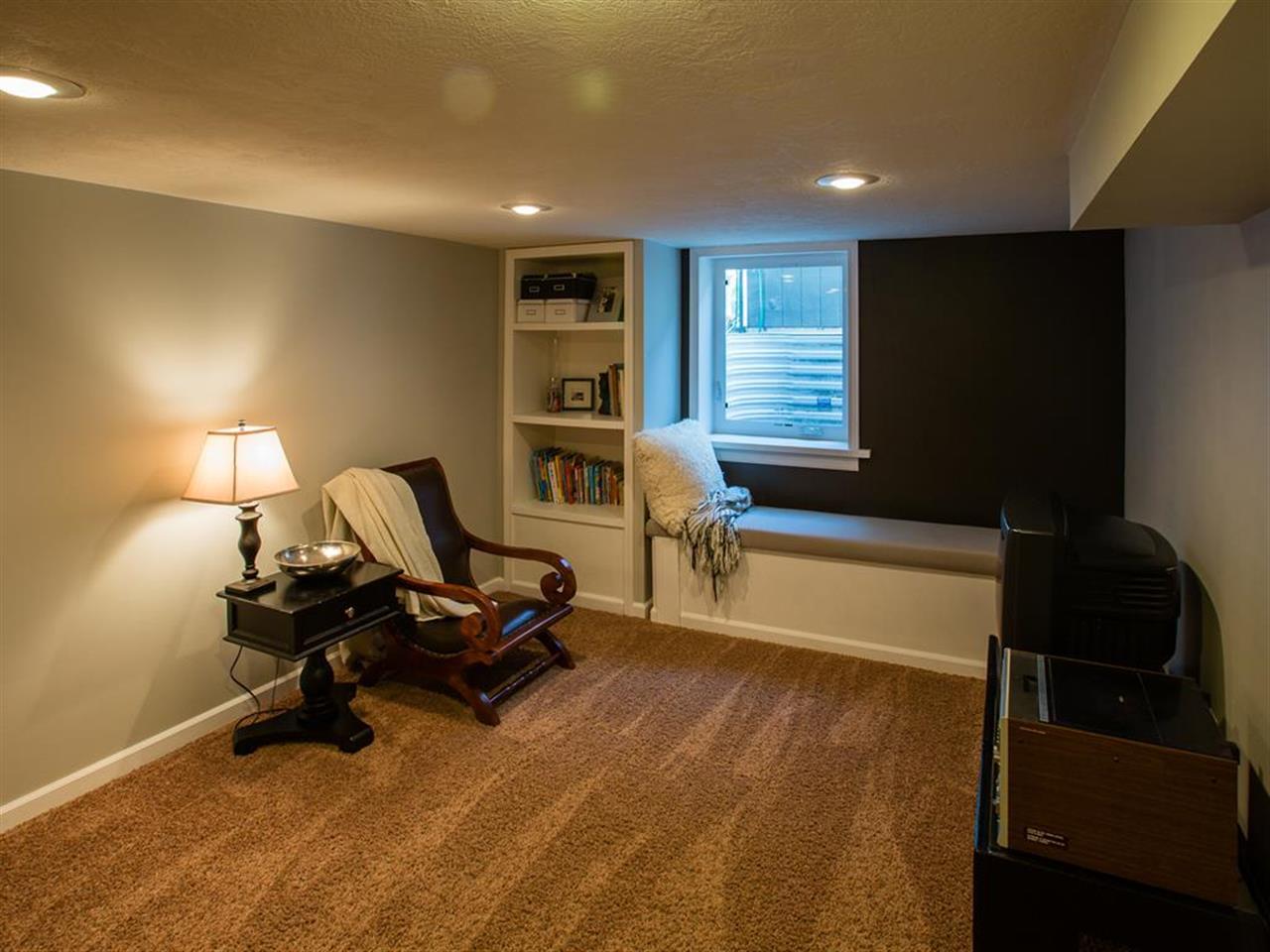 937 E 39th - Photo 11