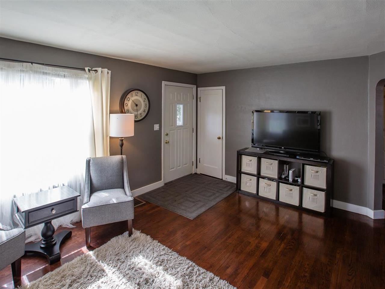 937 E 39th - Photo 3