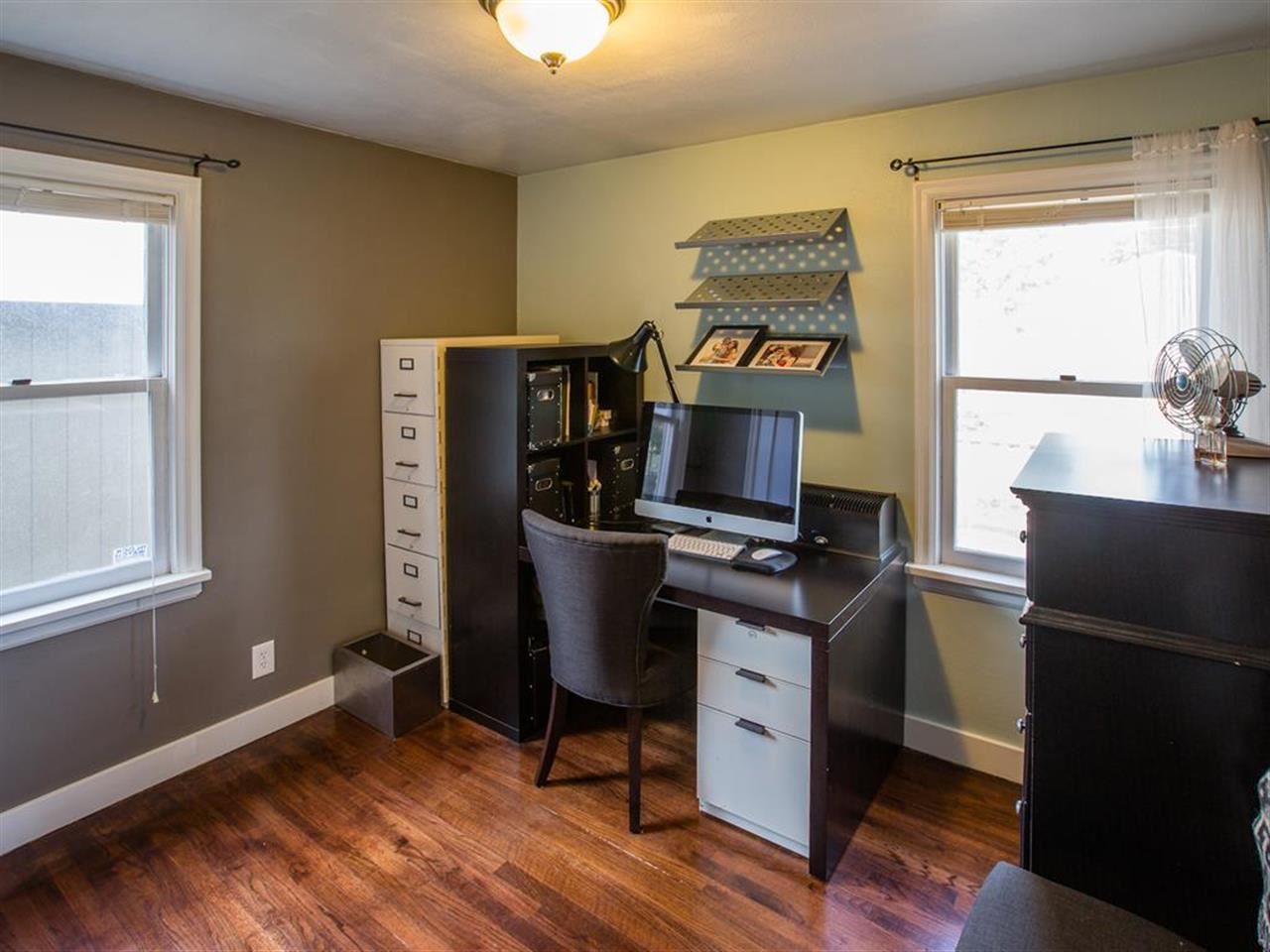 937 E 39th - Photo 8