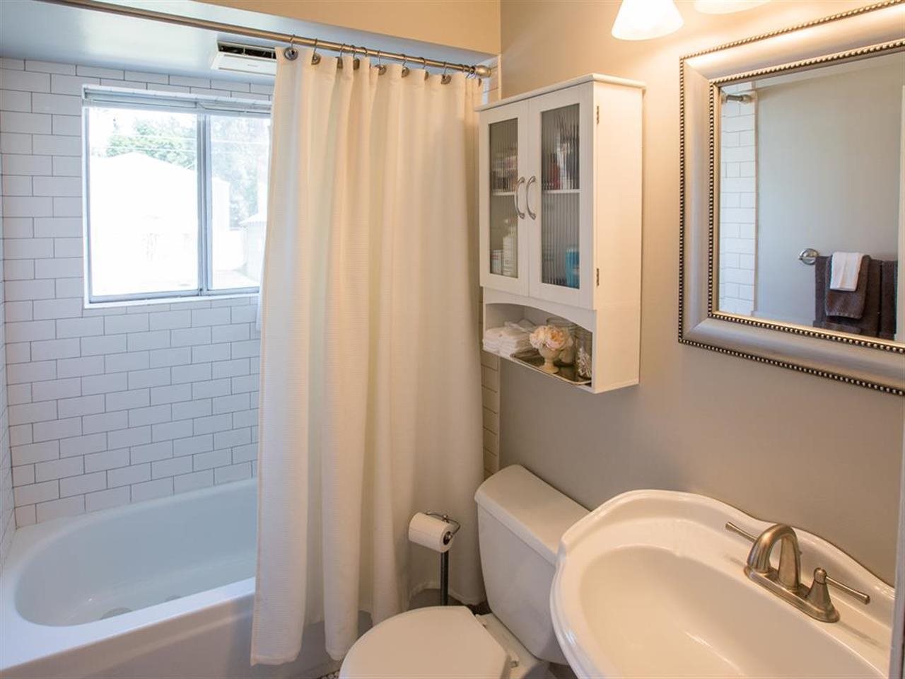 937 E 39th - Photo 9