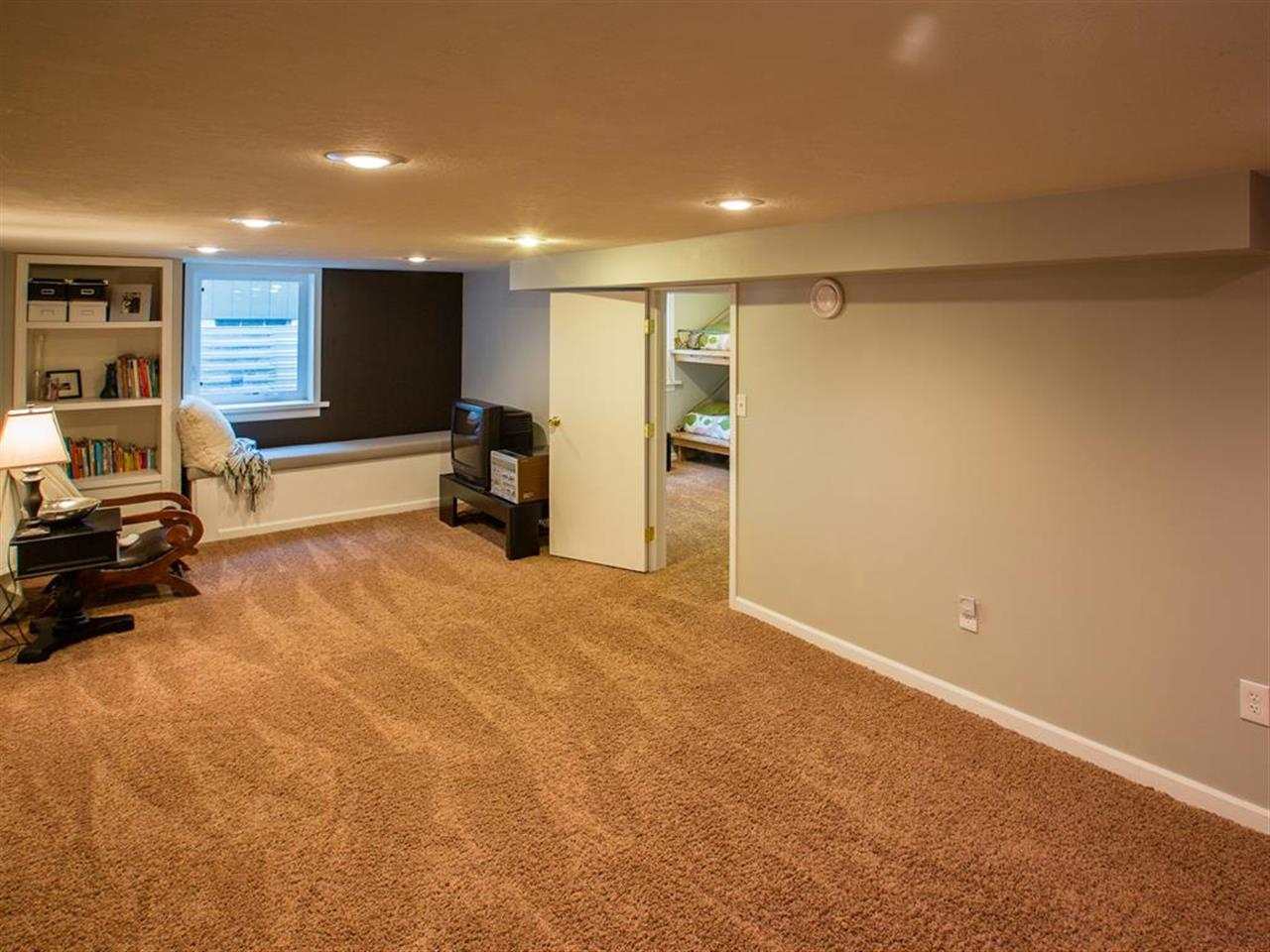 937 E 39th - Photo 10