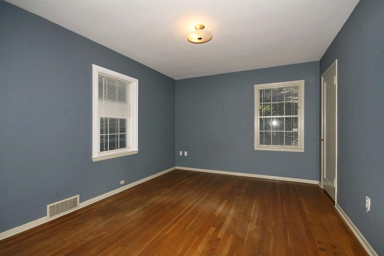 1118 E 28th - Photo 9