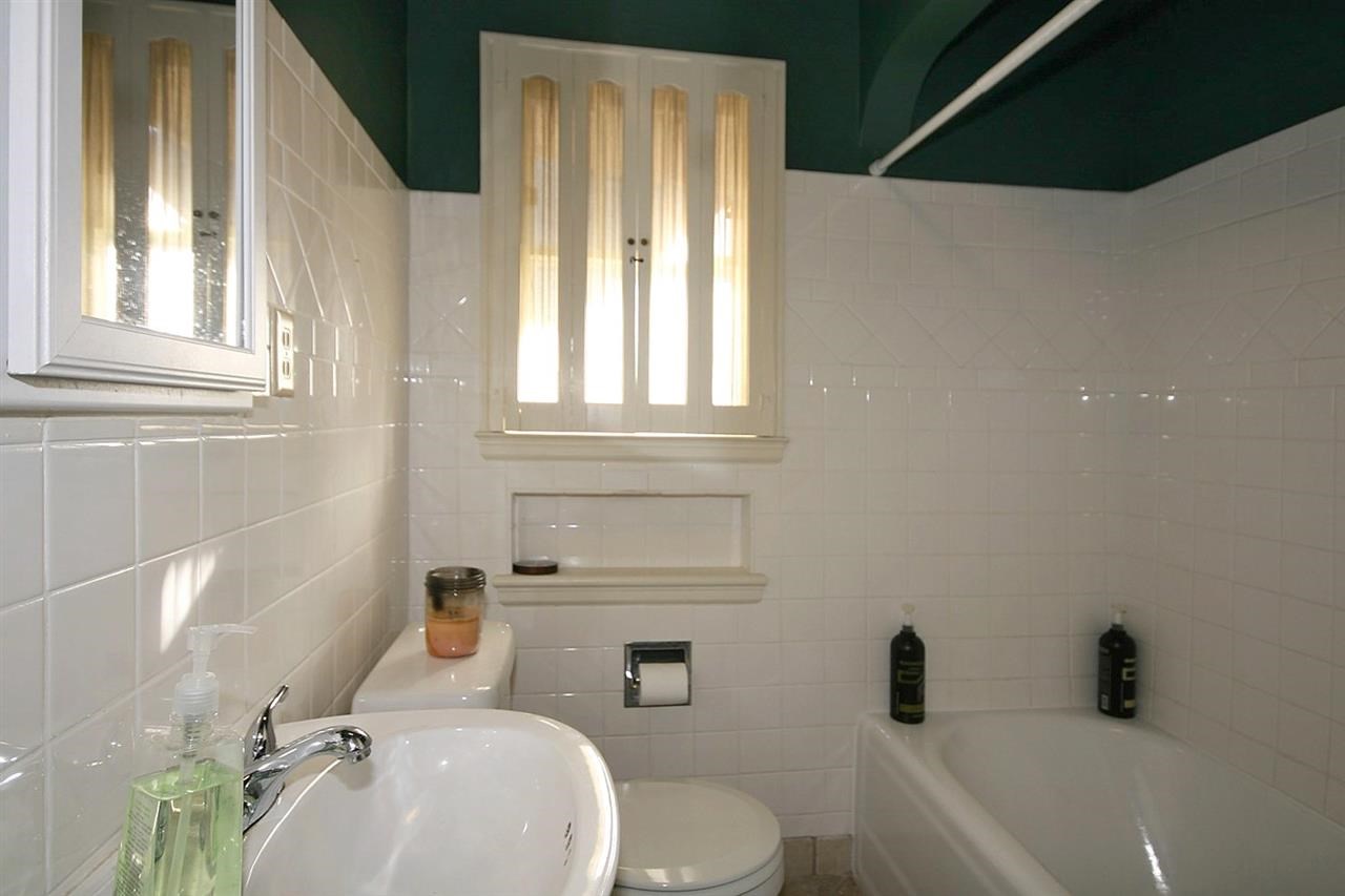 1118 E 28th - Photo 10