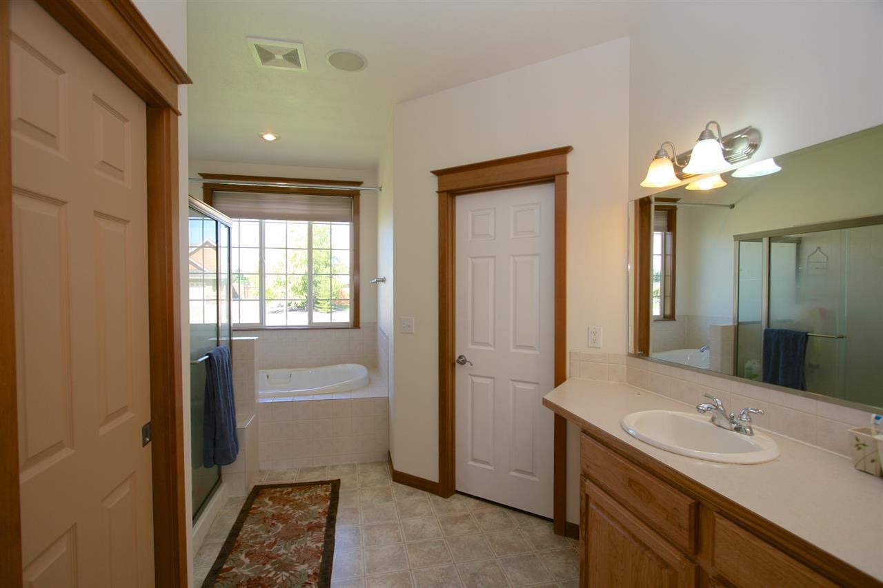 10210 N MOSS Ln - Photo 11