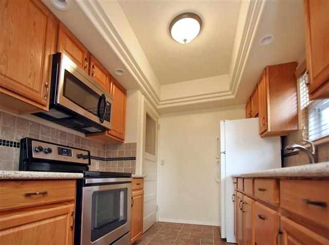 915 E 29th St - Photo 4
