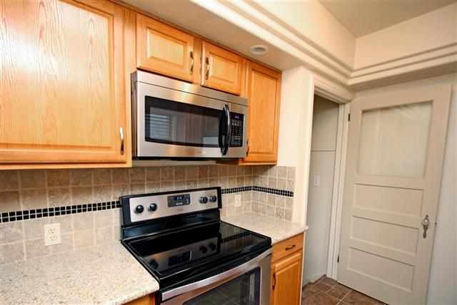 915 E 29th St - Photo 6