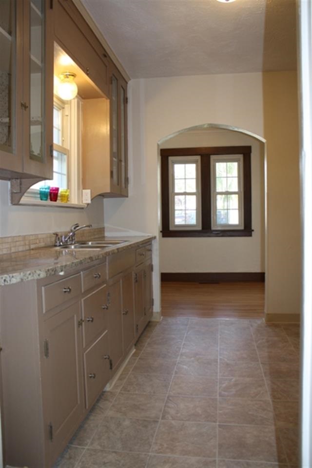 218 E Glass - Photo 6