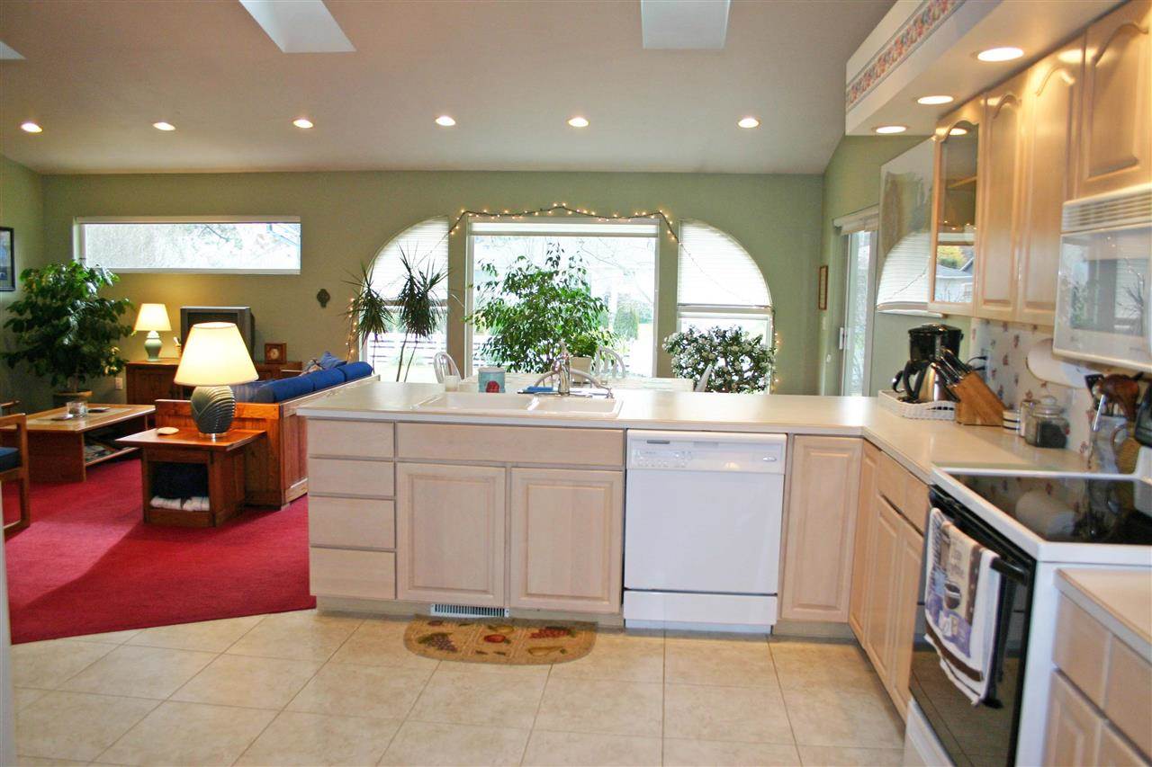 31 W 37th Ave - Photo 3