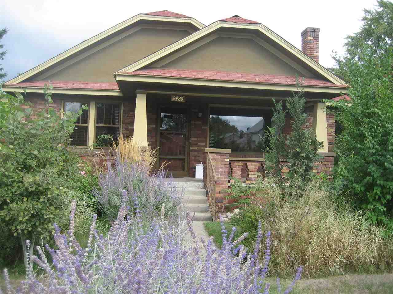 2425 E Mission Ave - Photo 1