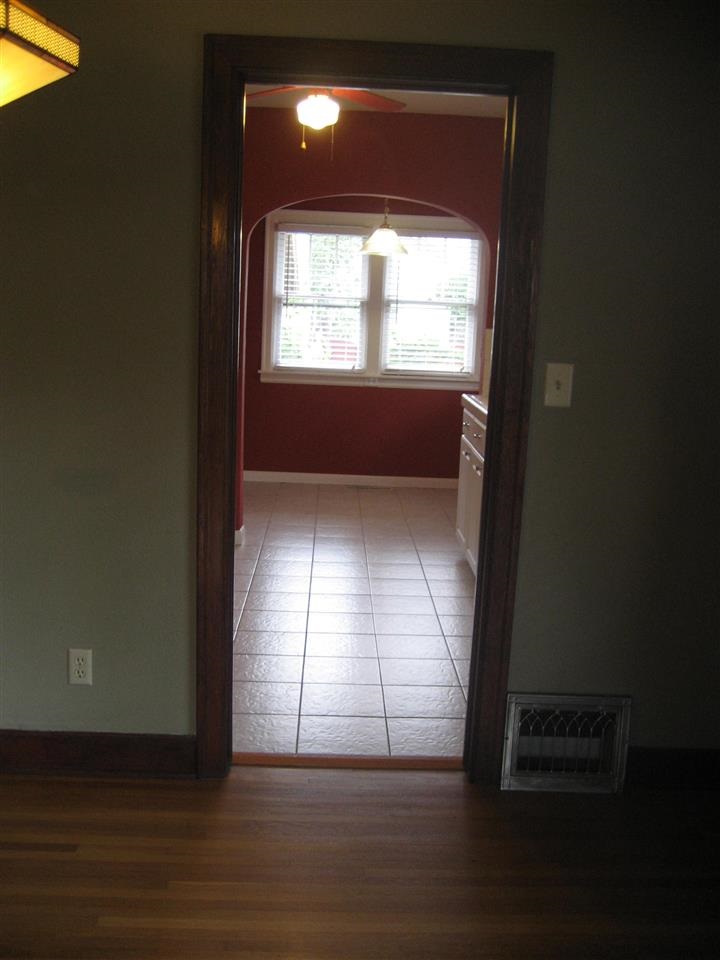 2425 E Mission Ave - Photo 11