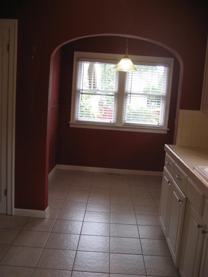 2425 E Mission Ave - Photo 14