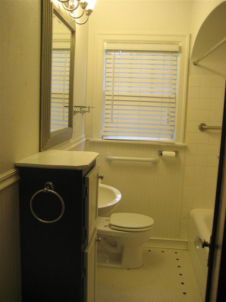 2425 E Mission Ave - Photo 18
