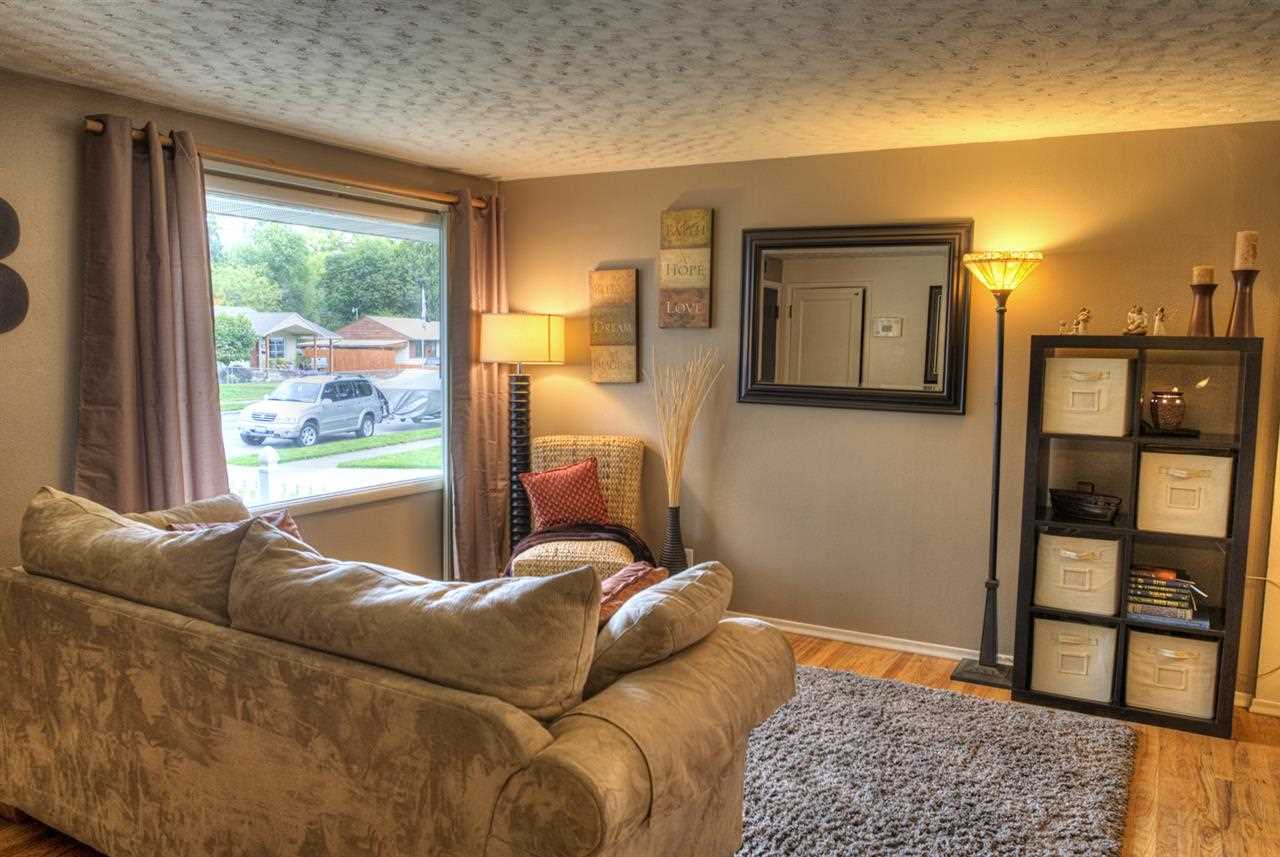 2533 W Decatur Ave - Photo 2