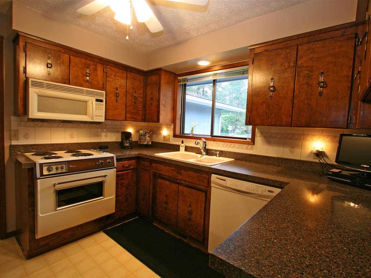 9710 N Glendale Ct - Photo 4