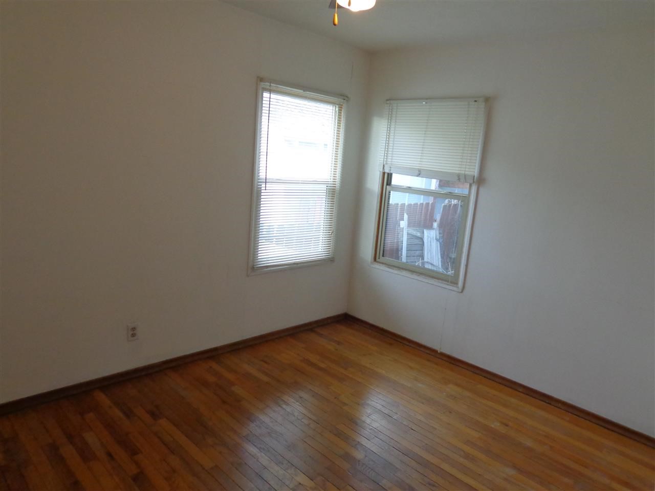 1827 N Nelson St - Photo 3