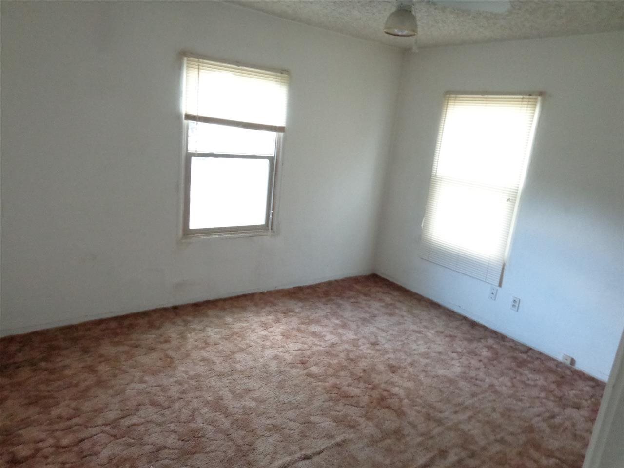 1827 N Nelson St - Photo 4