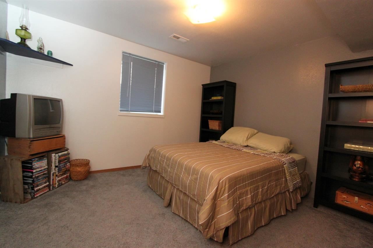 627 S Henry - Photo 11