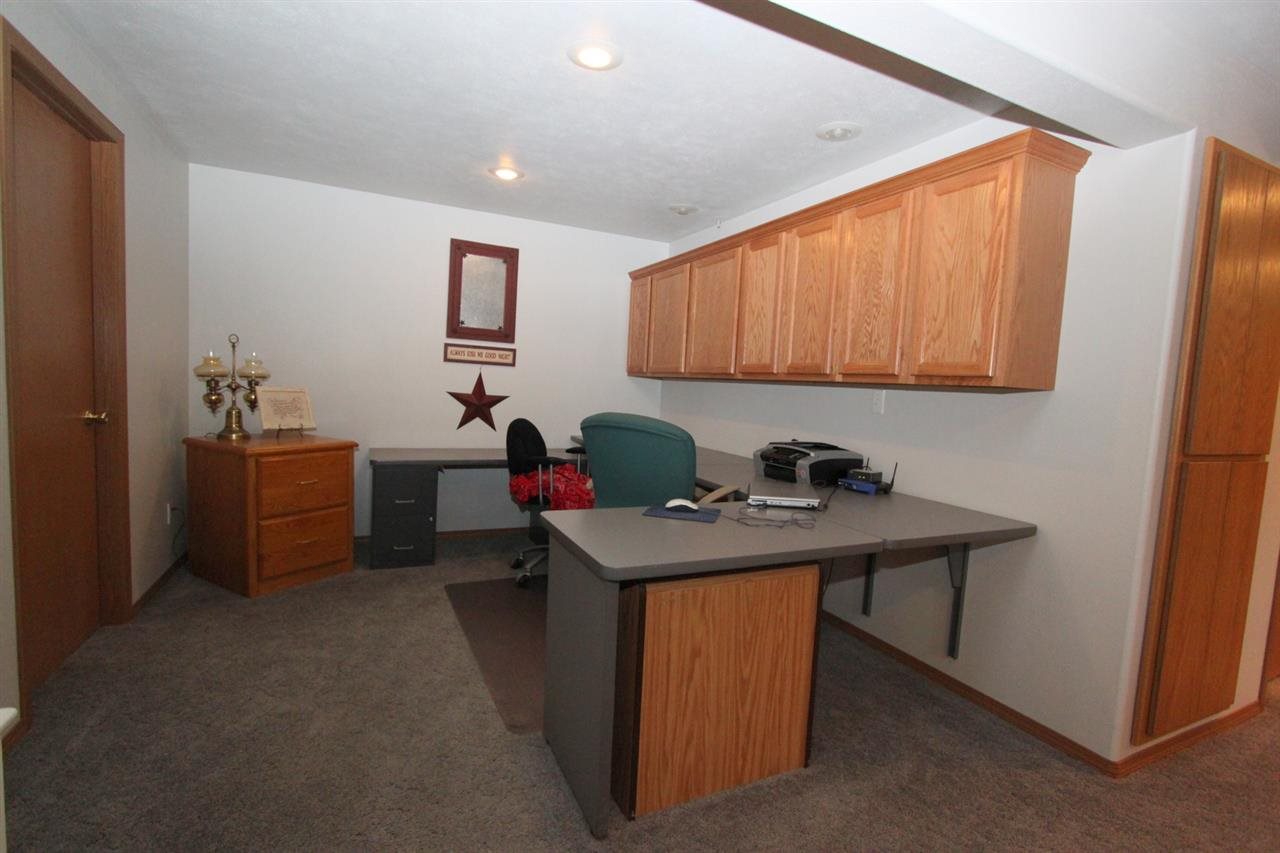 627 S Henry - Photo 13