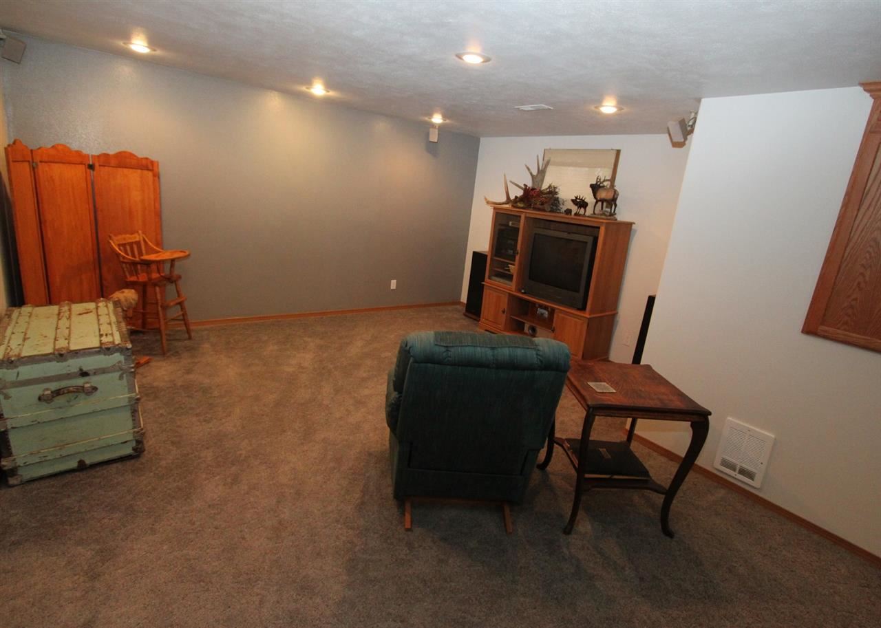 627 S Henry - Photo 14