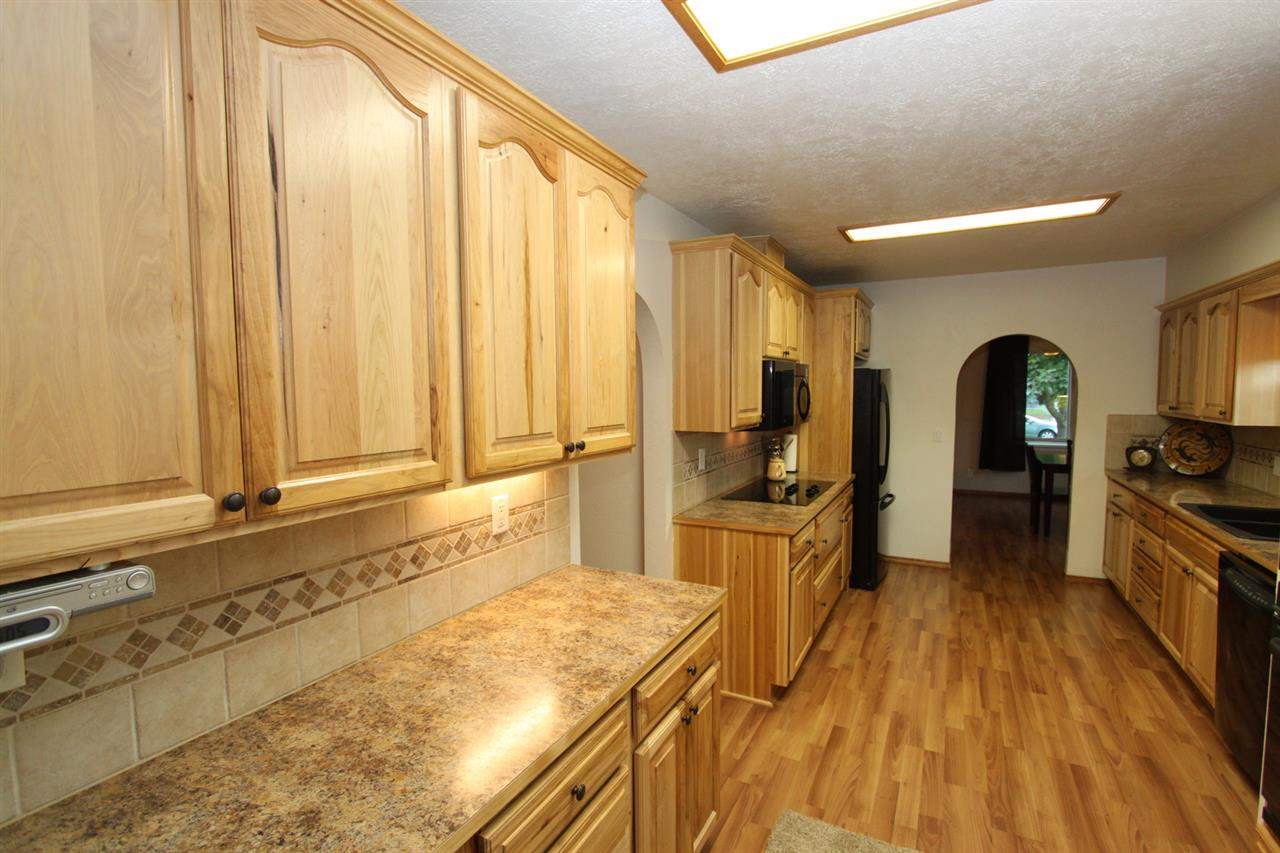 627 S Henry - Photo 4