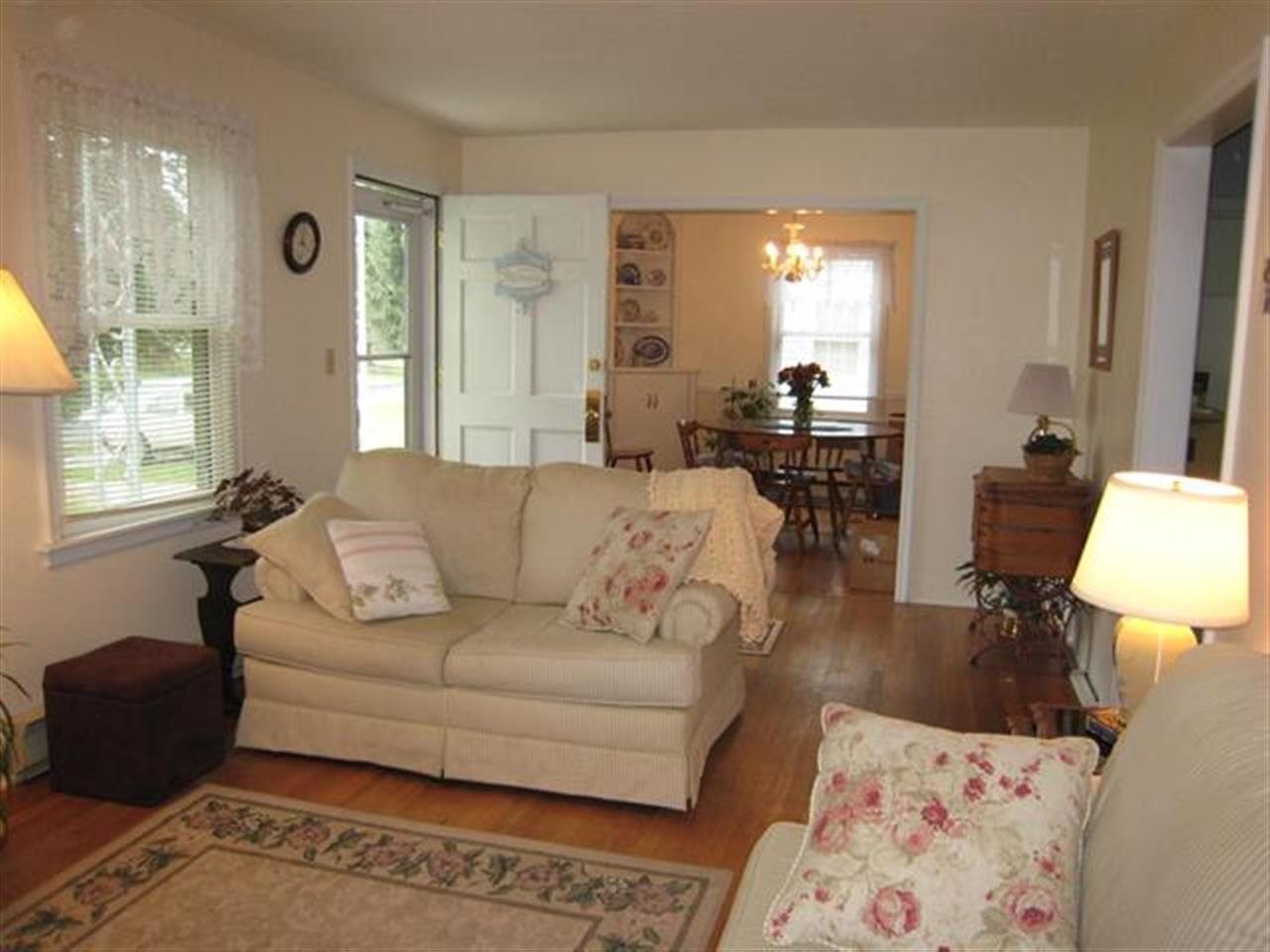935 E Thurston Ave - Photo 3
