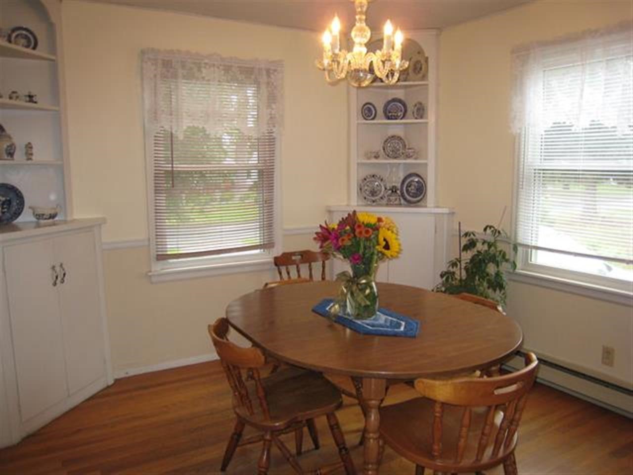 935 E Thurston Ave - Photo 4