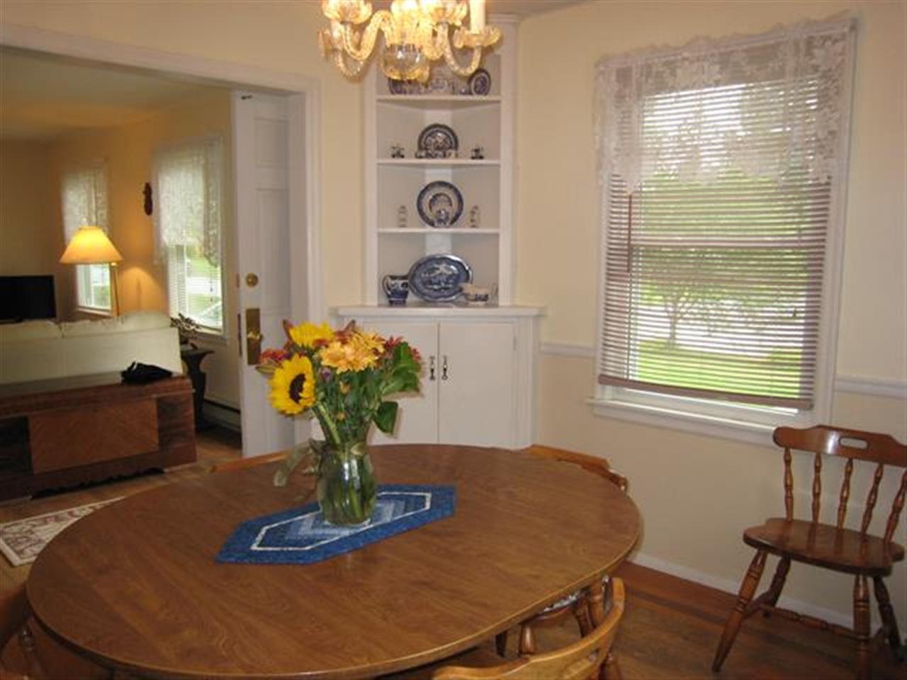 935 E Thurston Ave - Photo 5