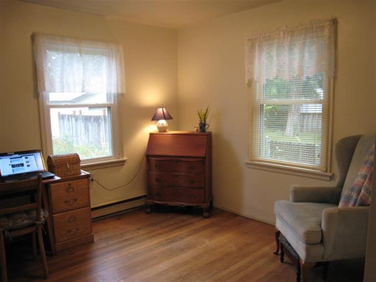 935 E Thurston Ave - Photo 6