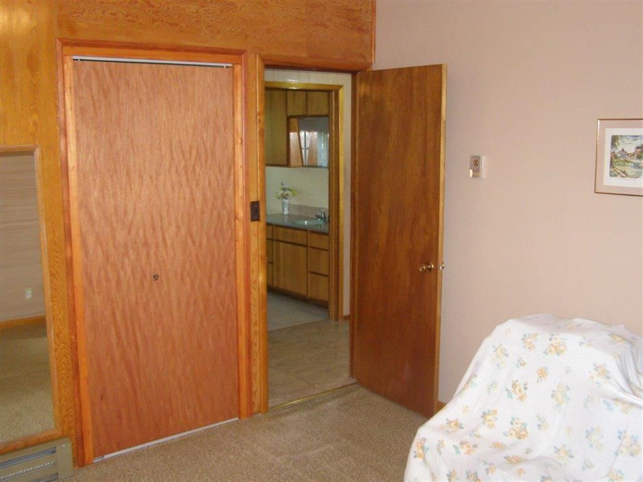 319 E C St - Photo 9
