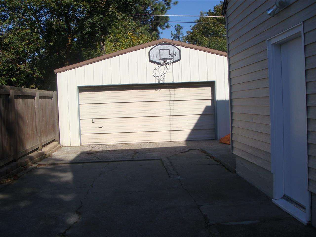 1219 E THURSTON Ave - Photo 15