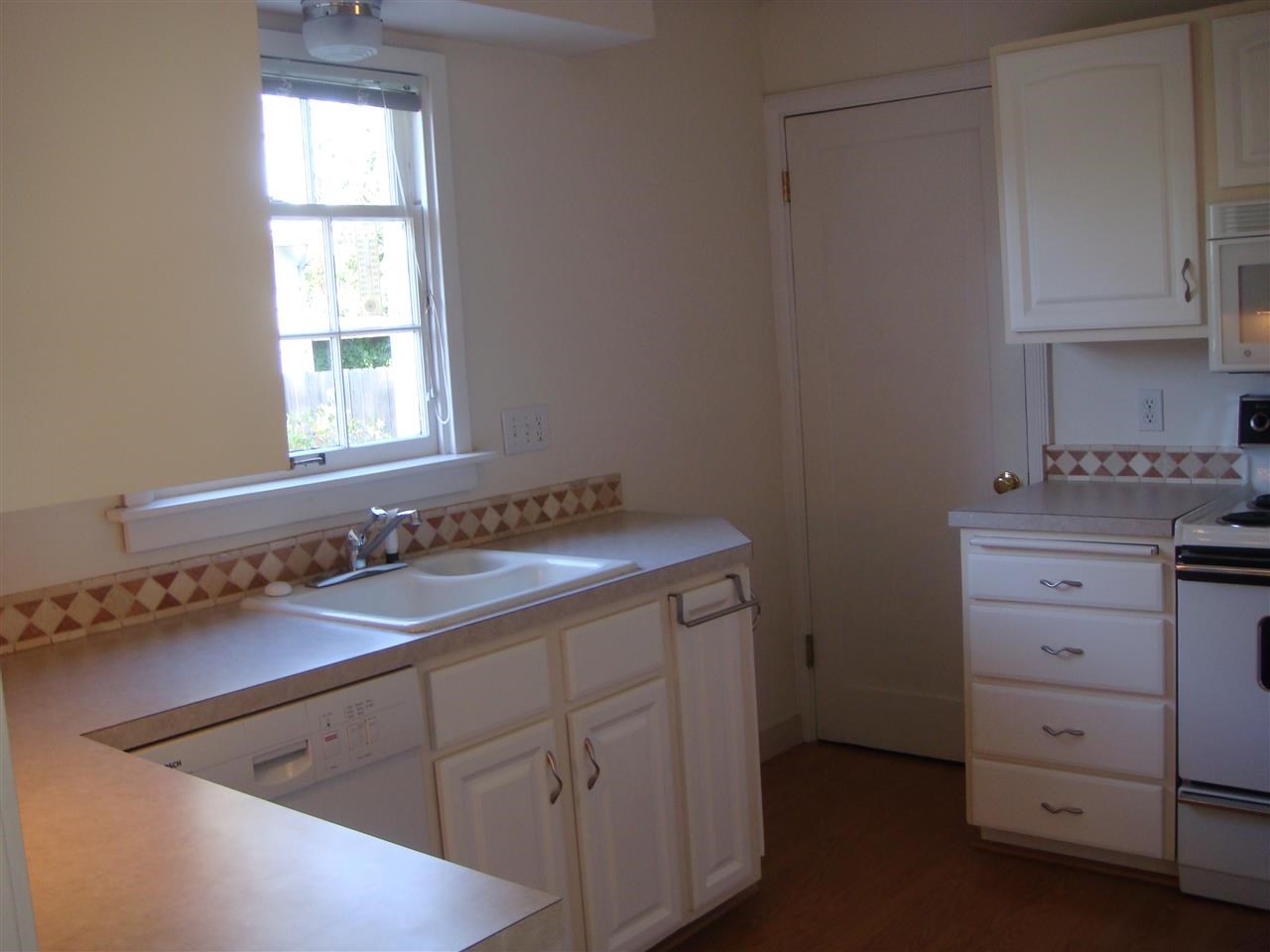 1219 E THURSTON Ave - Photo 7