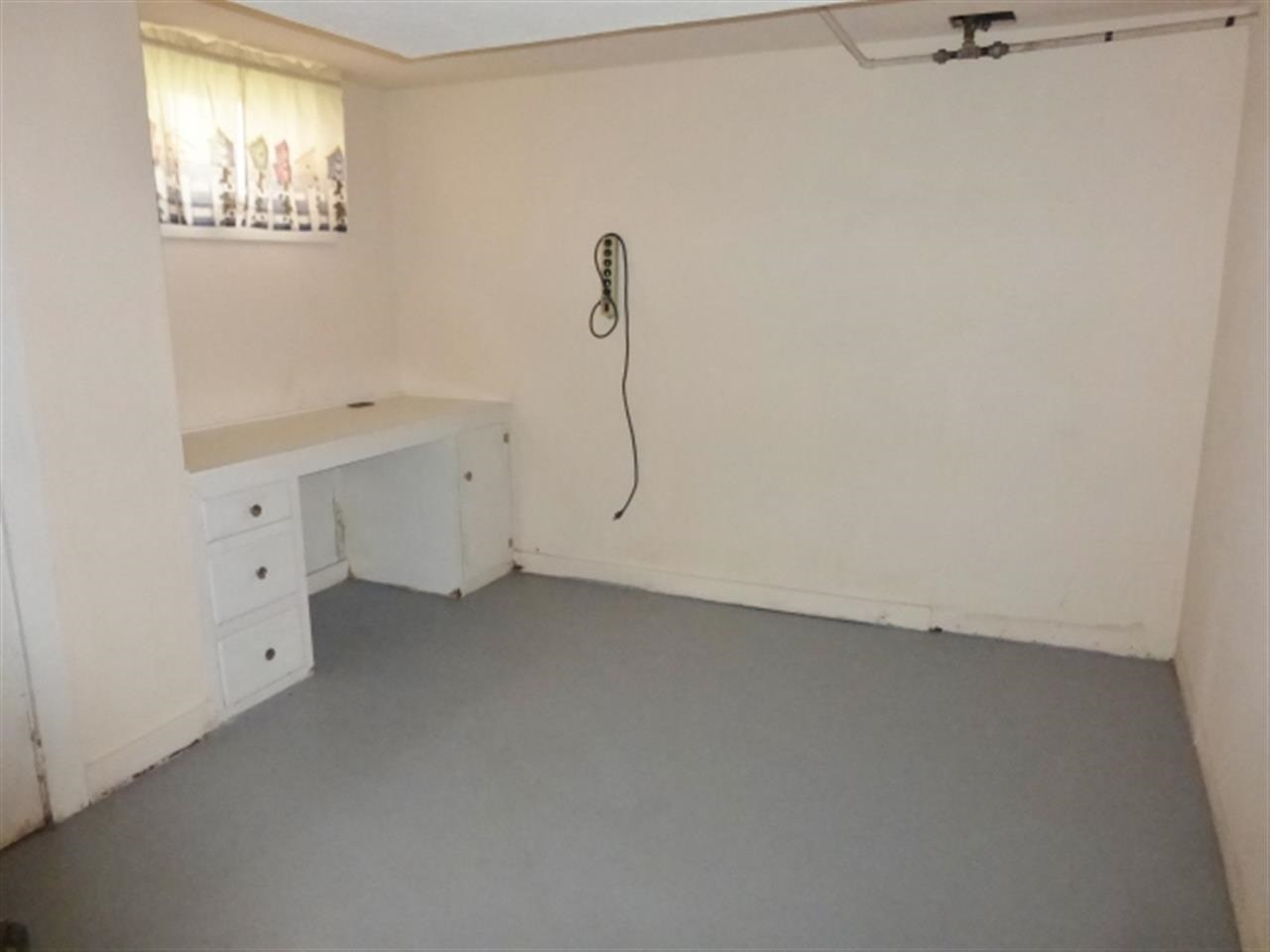 2938 W Gardner Ave - Photo 18