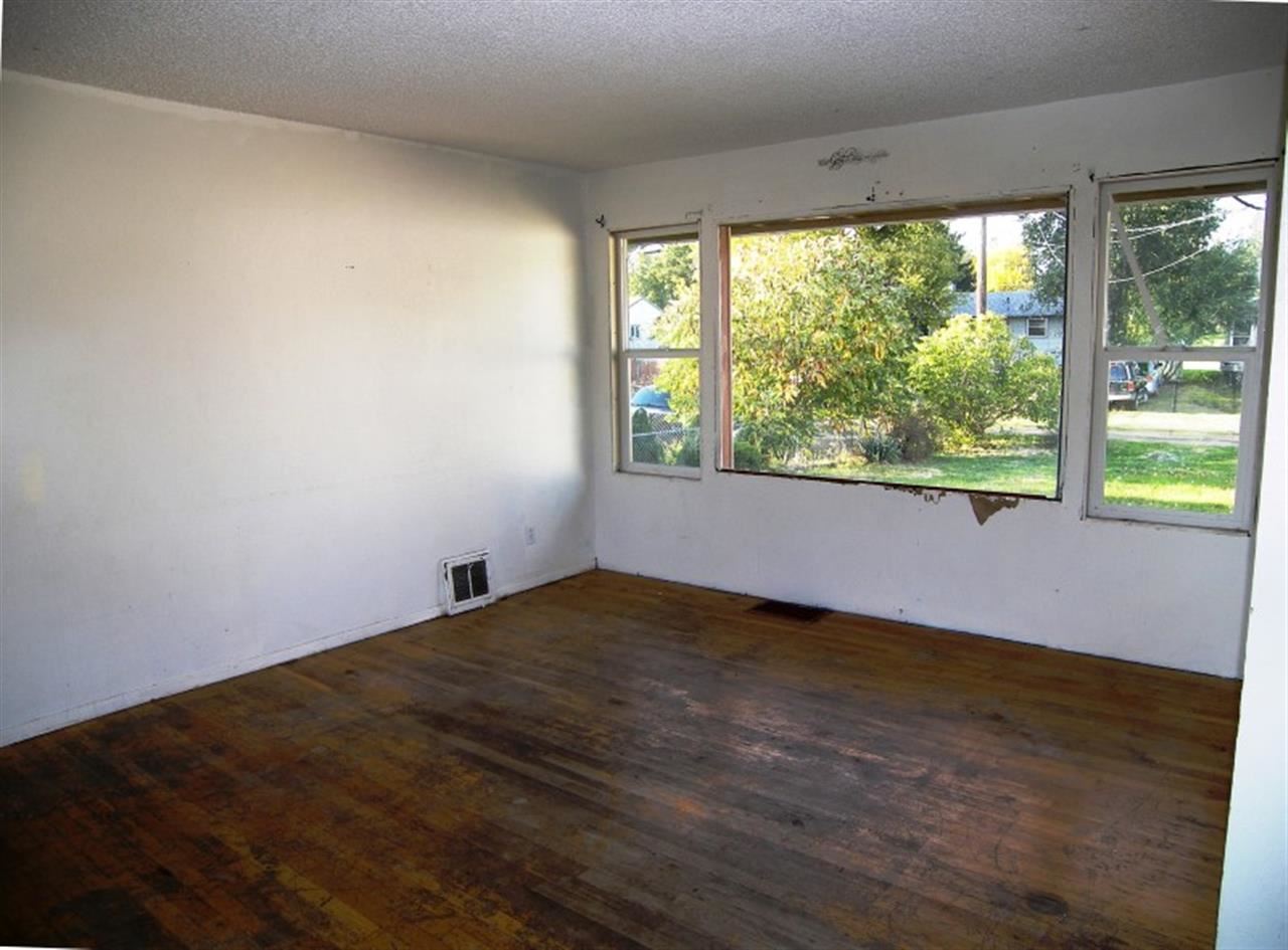 3917 E Grace Ave - Photo 3