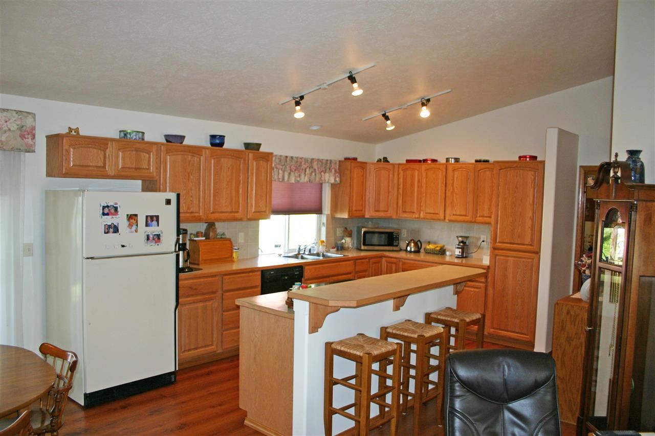 1507 E Clover Ave - Photo 3