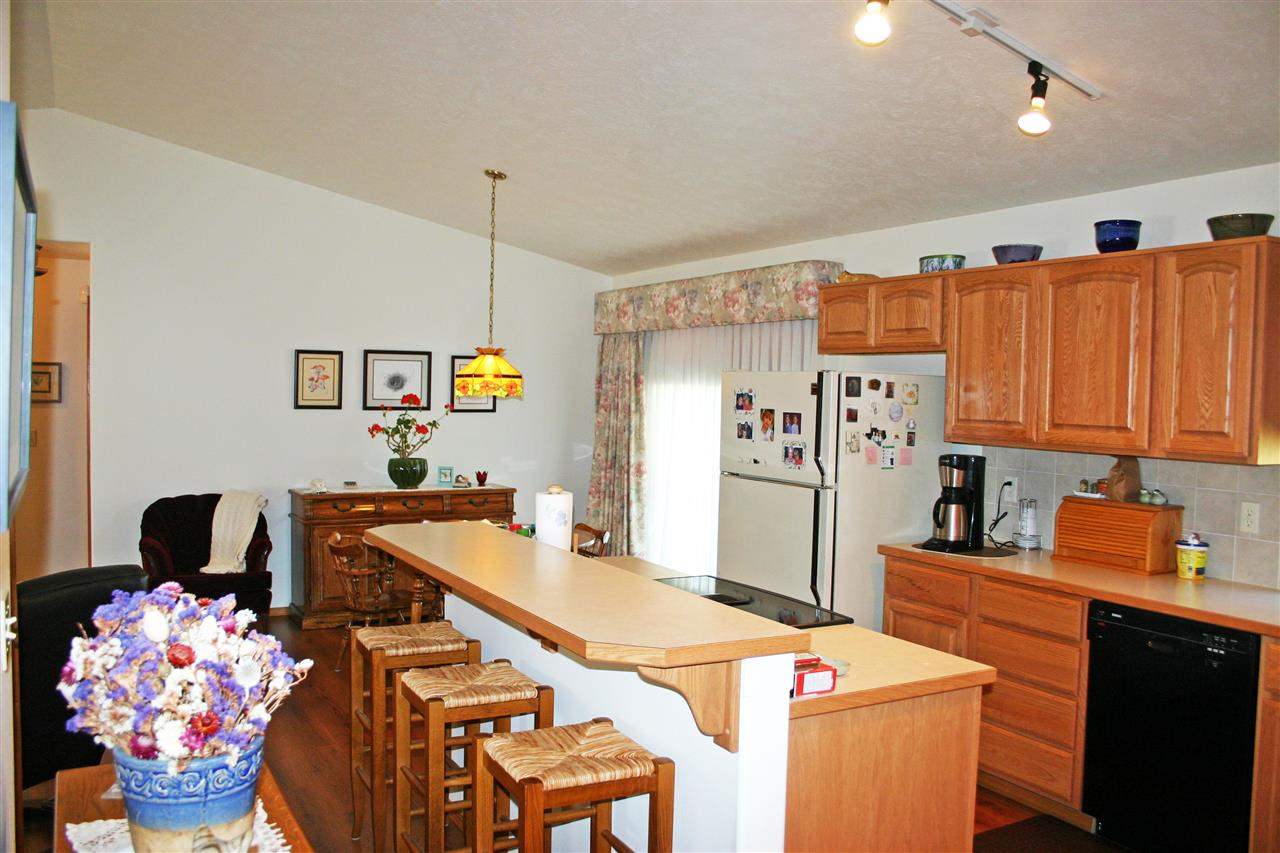 1507 E Clover Ave - Photo 4