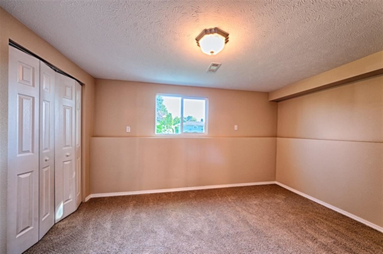 709 E LYONS - Photo 14