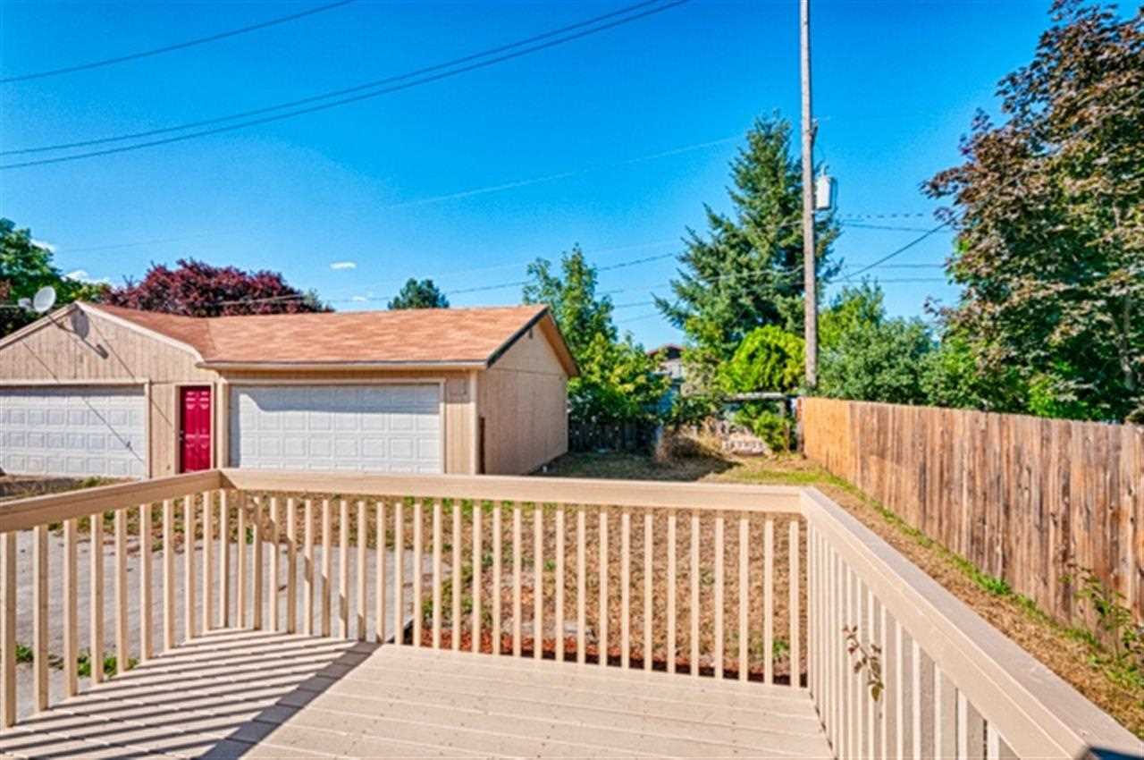709 E LYONS - Photo 16
