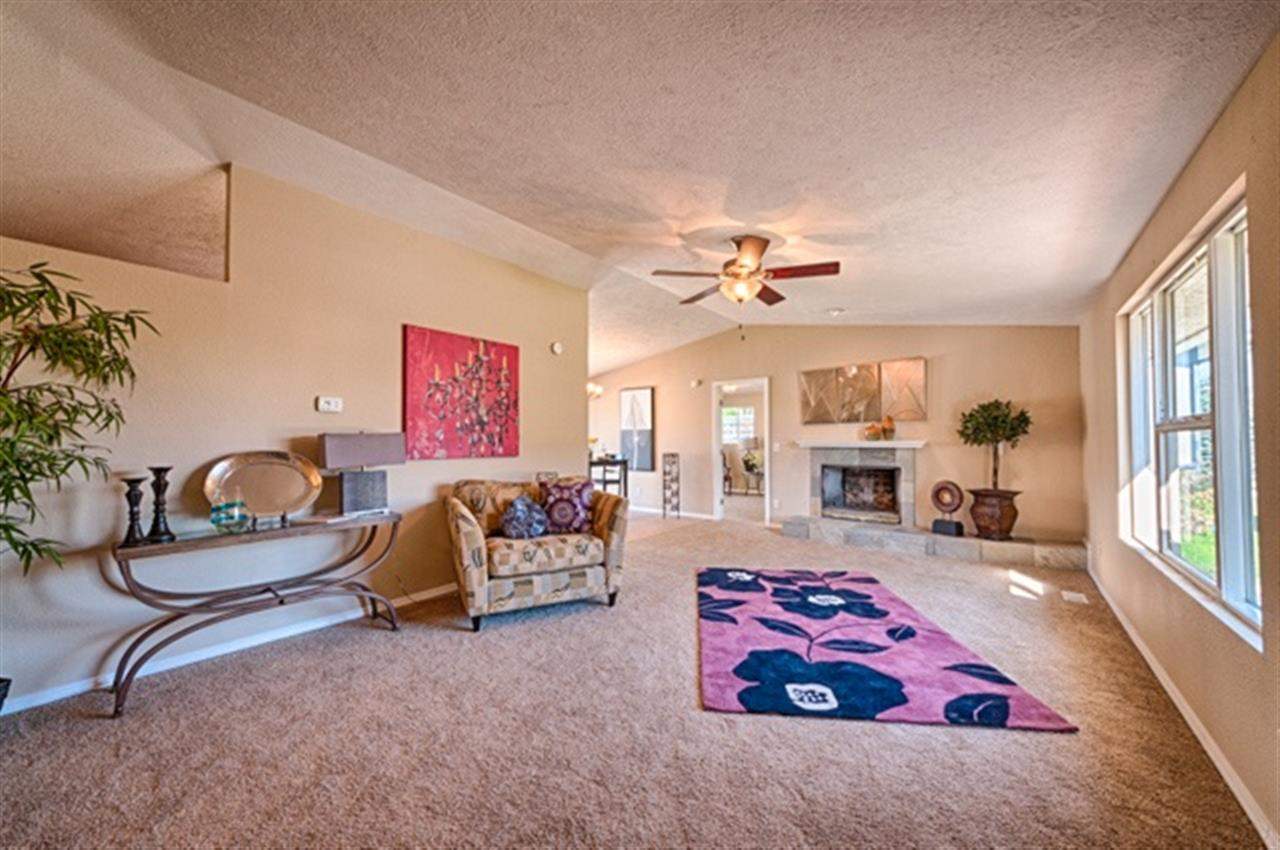 709 E LYONS - Photo 4