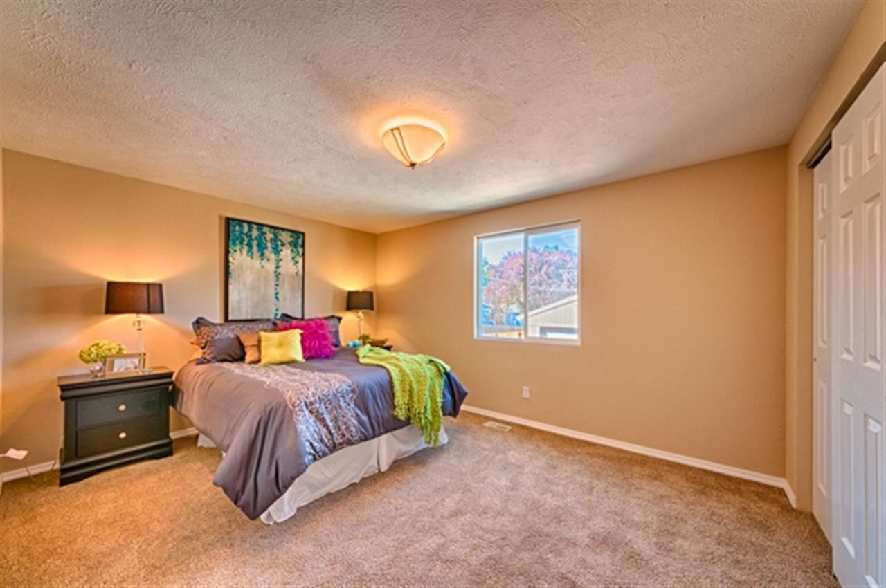 709 E LYONS - Photo 6