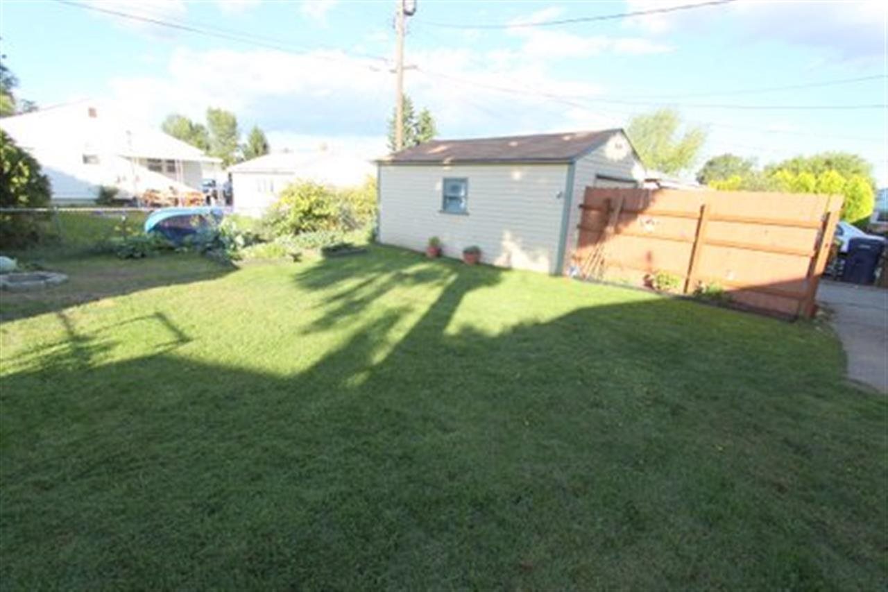 1207 E Longfellow - Photo 4
