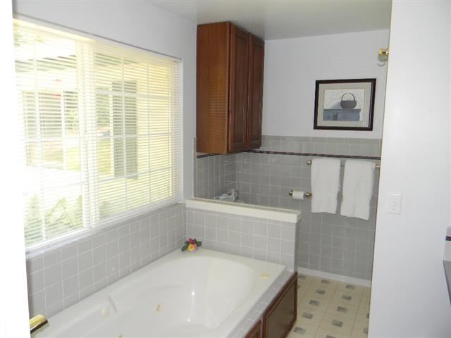 9002 N Mountain View Ln - Photo 12