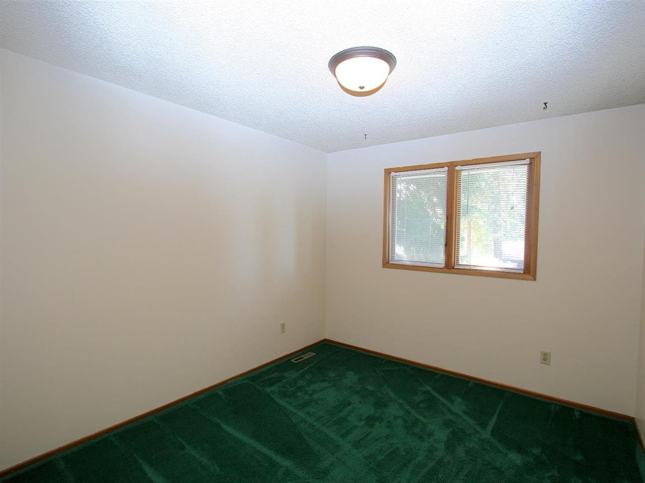 5574 N Greenwood Blvd - Photo 9