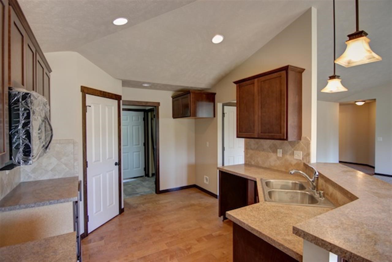 3005 E Clover Park - Photo 5