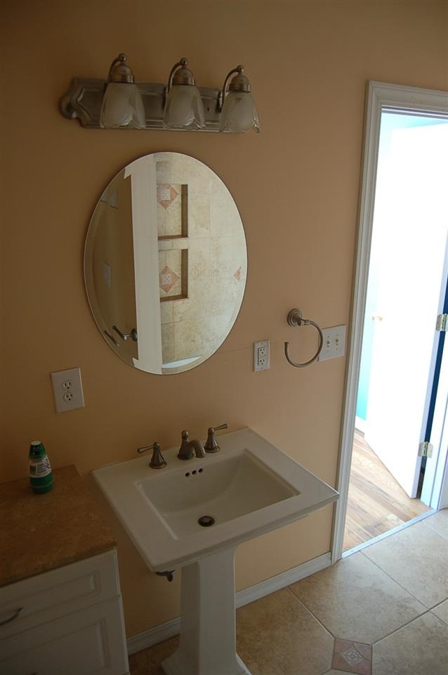123 W 7th St - Photo 11