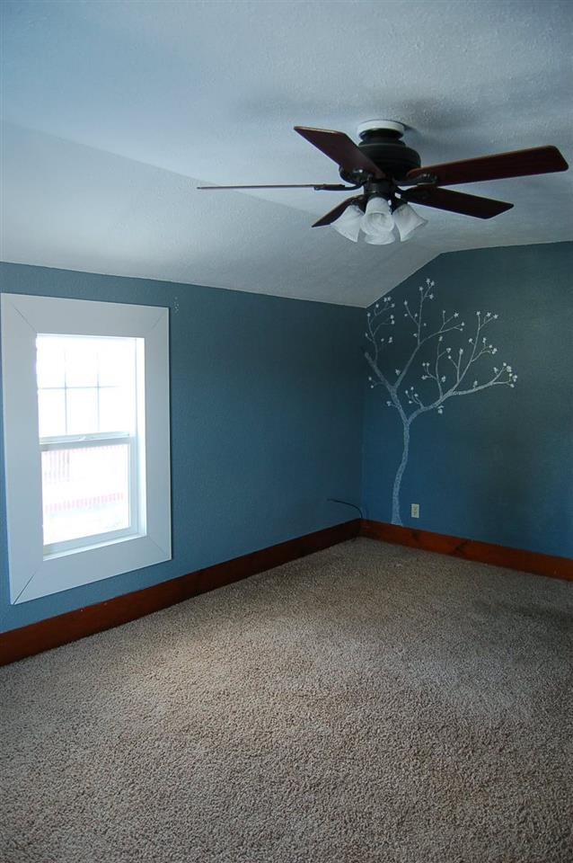 123 W 7th St - Photo 17