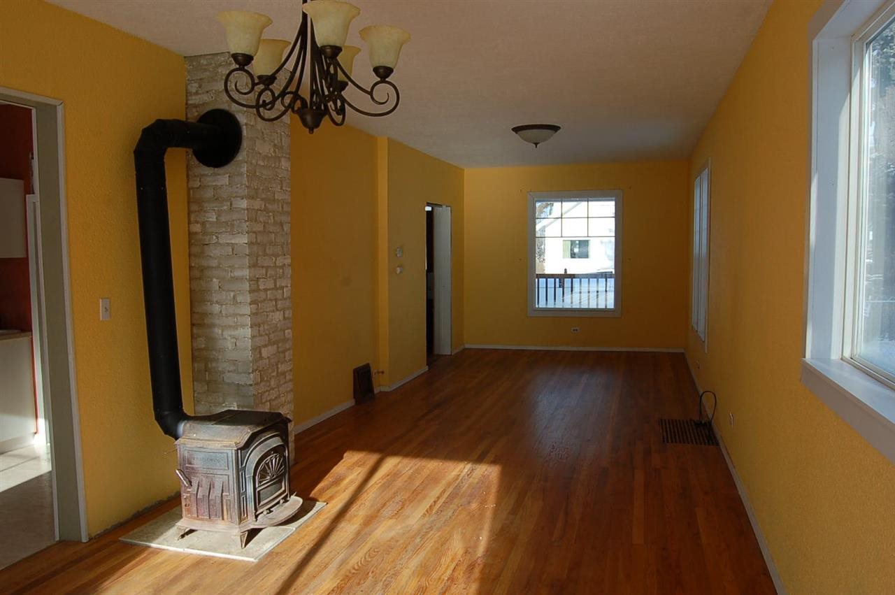 123 W 7th St - Photo 4