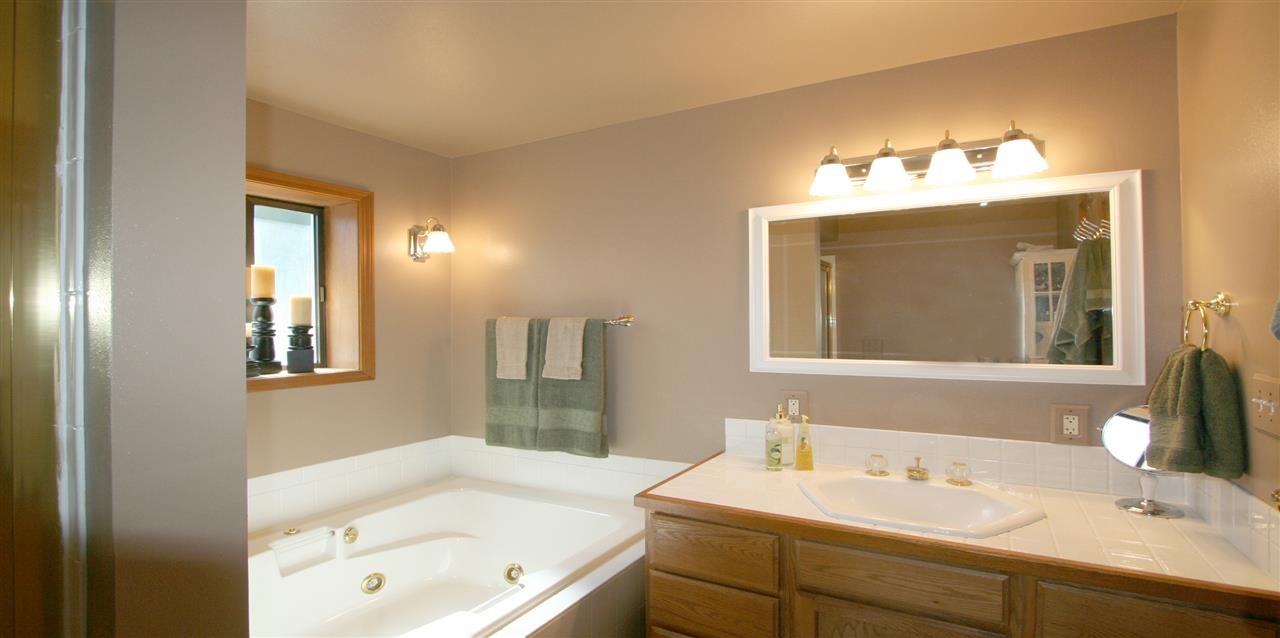 5107 N Lynden Rd - Photo 18