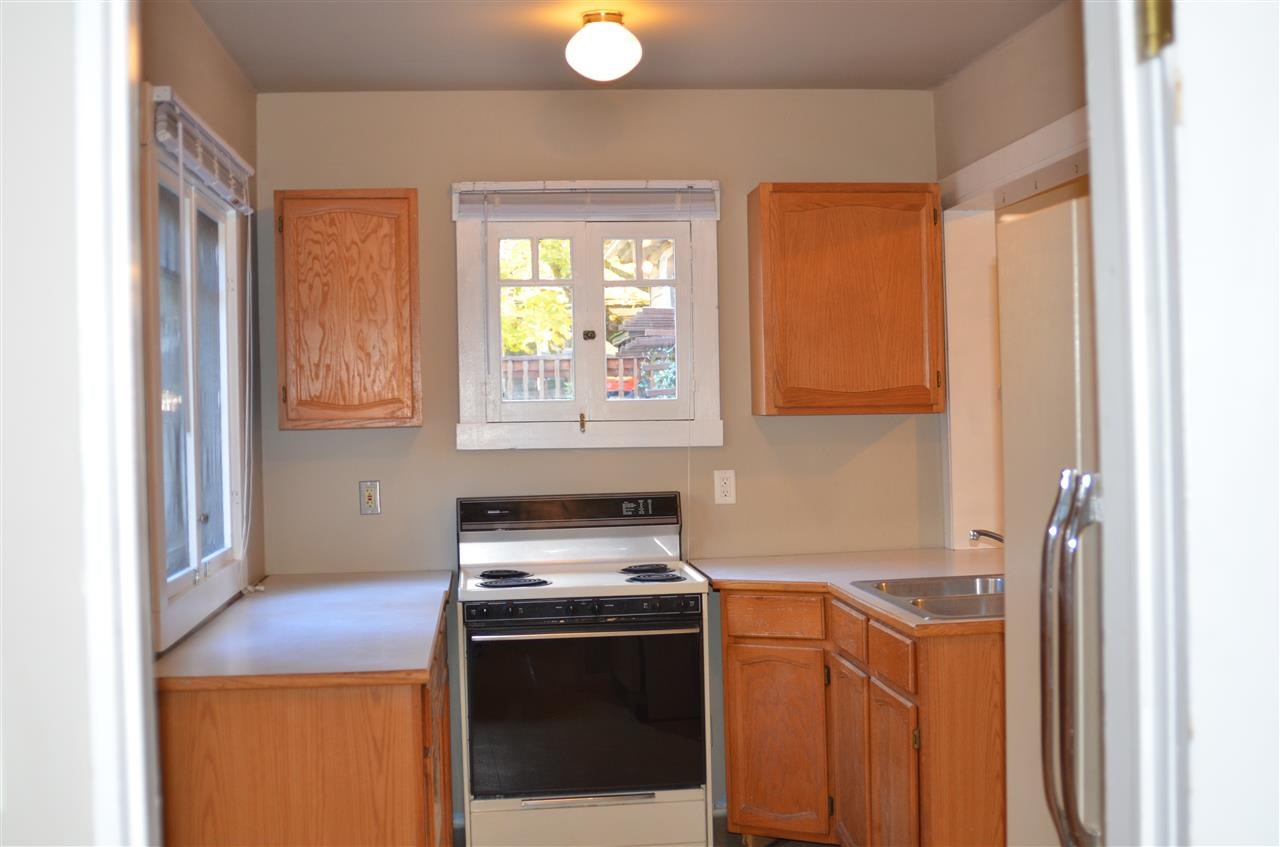 1212 W 14TH - Photo 9